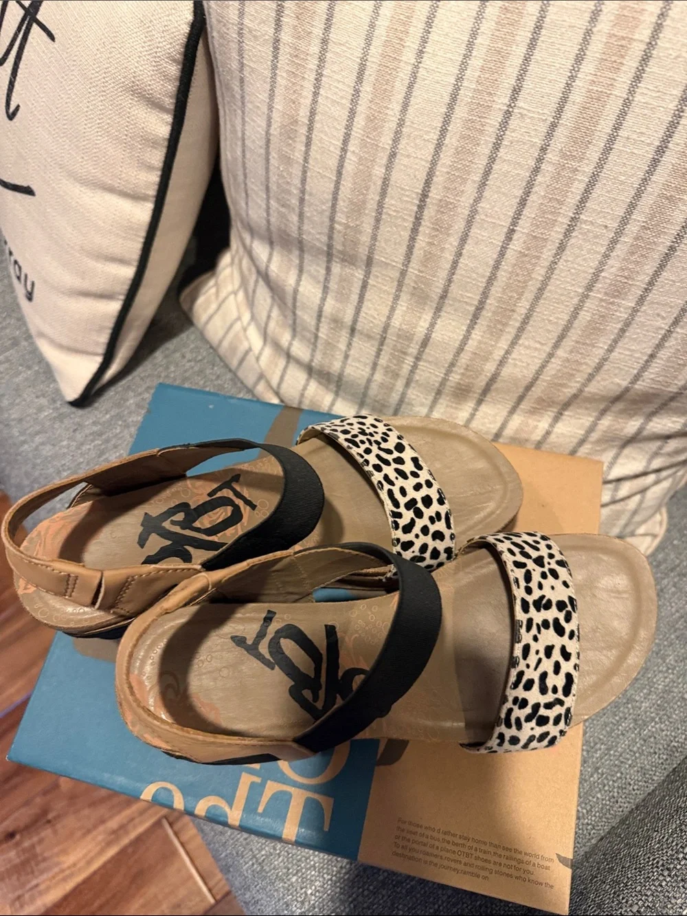 OTBT, bushnell dessert, Wedge Sandals - Black & White Animal Strap, sz 7.5, EUC